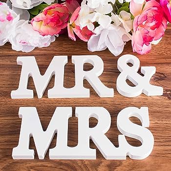 Super Z Outlet White Wooden Mr and Mrs Signs Wedding Present for Party Table Top Dinner Decoration, Display Stand Figures, Home Wall